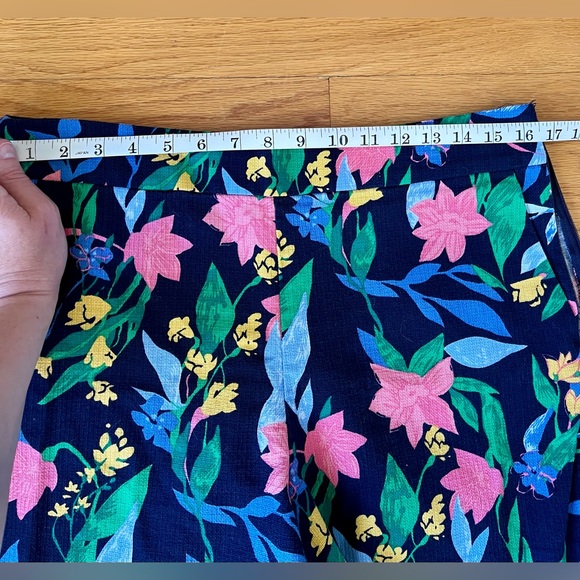 J.Crew beautiful, vibrant NWOT flowered, flat front shorts. - Picture 7 of 8